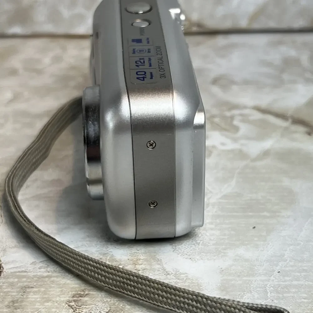 Olympus Camedia D-545 Zoom Digital Camera 4.0 MP Tested Working